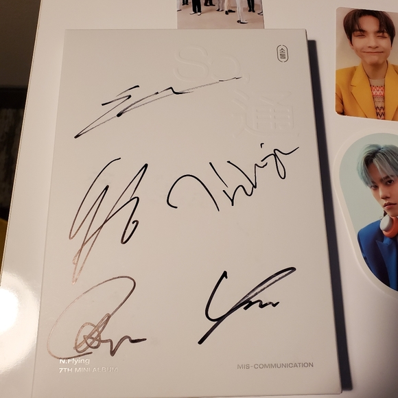 Kpop nflying signed album mwave - Picture 1 of 4